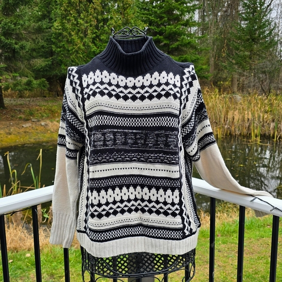 Chaps mock turtleneck sweater, size M, black & cream, EUC - Picture 1 of 8